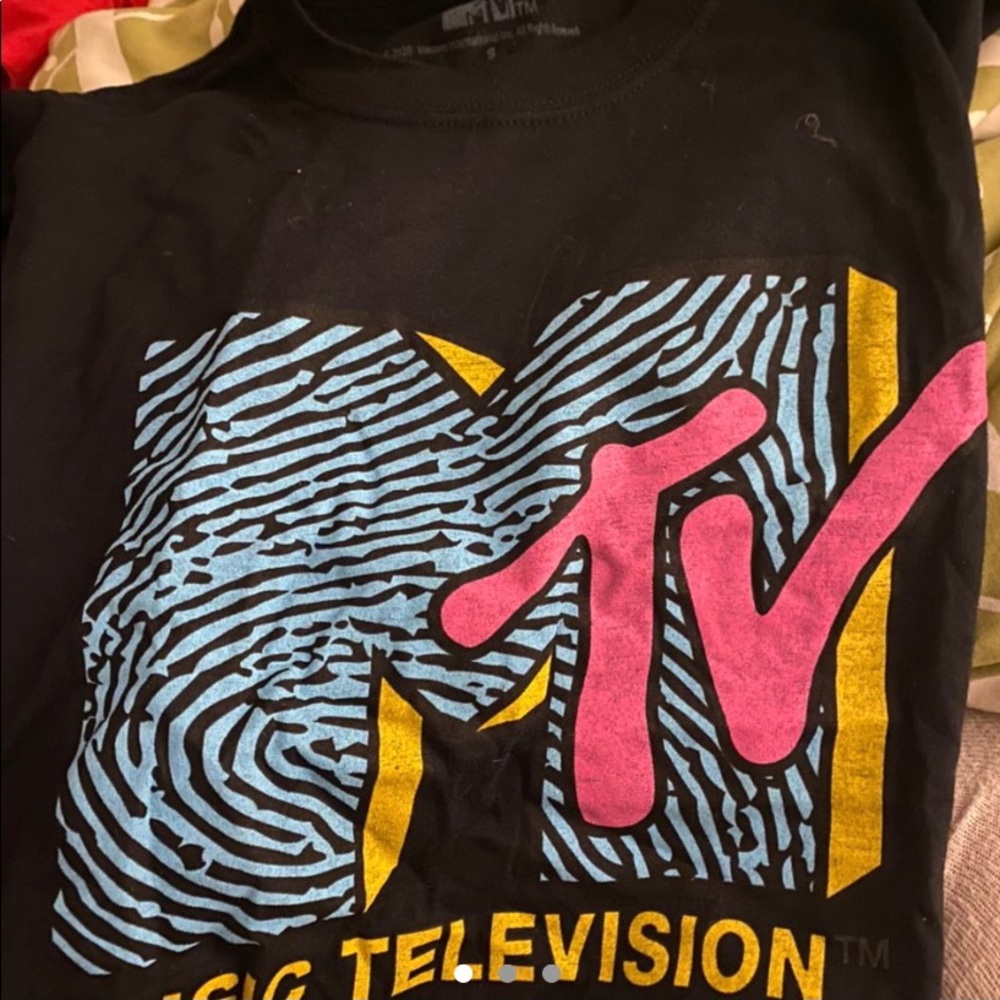 MTV t shirt size small